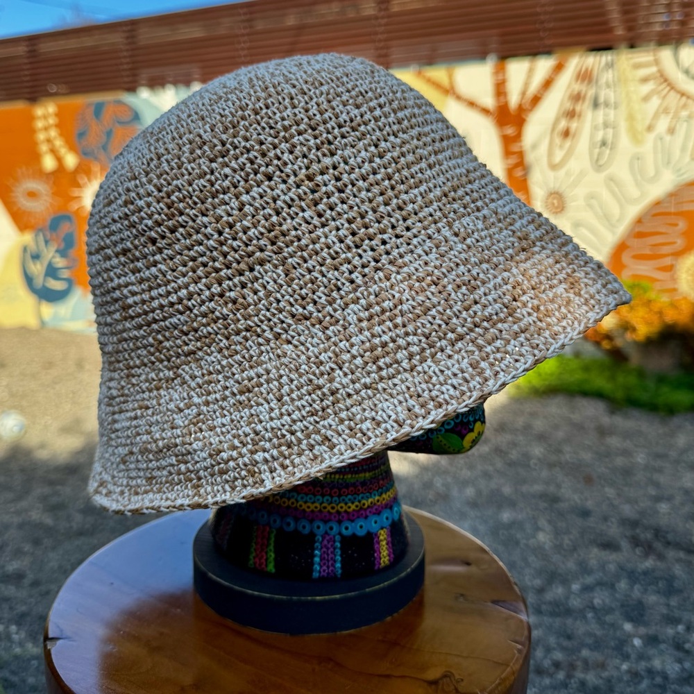 Helen Kaminski 100% raffia bucket hat